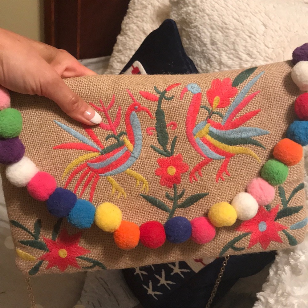 Cutest clutch evaaaaaaahh